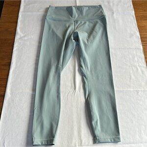 Lululemon Athletica Wunder Under Leggings 25” Like New size 10